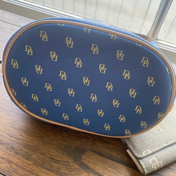 Dooney & Bourke Pebbled Leather Hobo Bucket Purse with 2 Wallets - Picture 8 of 14